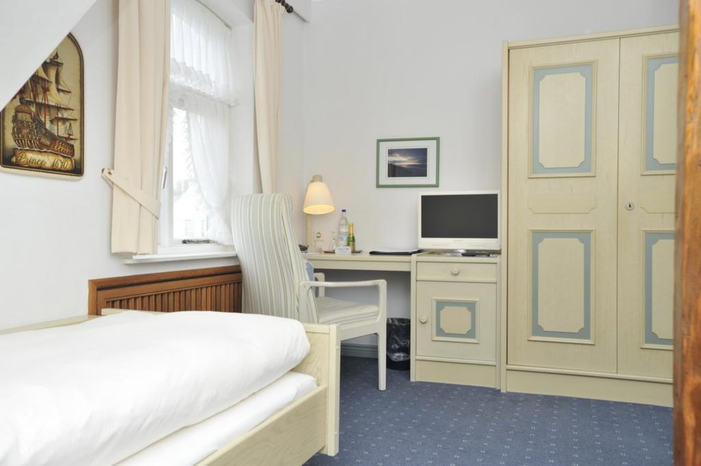 Hotel Friesenhof Wenningstedt-Braderup Room photo